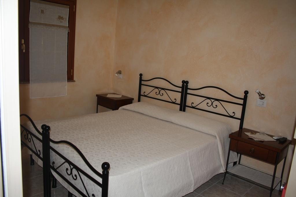 La Pavoncella Bed & Breakfast Вилапуцу Екстериор снимка