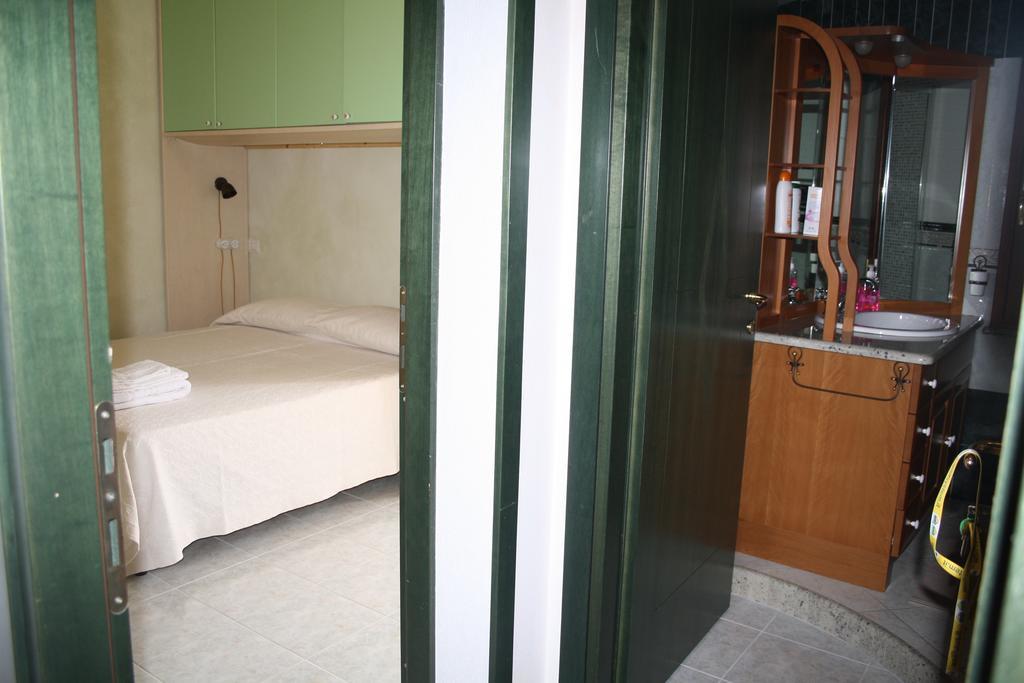La Pavoncella Bed & Breakfast Вилапуцу Екстериор снимка