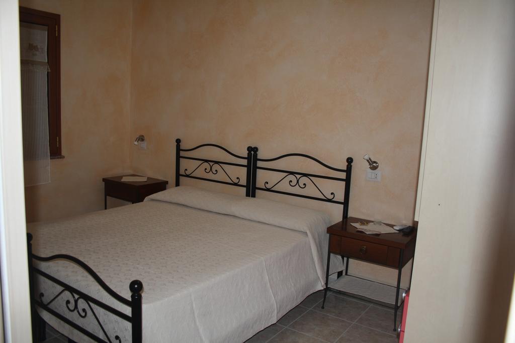 La Pavoncella Bed & Breakfast Вилапуцу Екстериор снимка