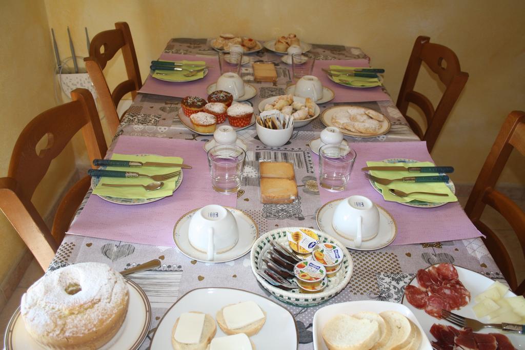 La Pavoncella Bed & Breakfast Вилапуцу Екстериор снимка